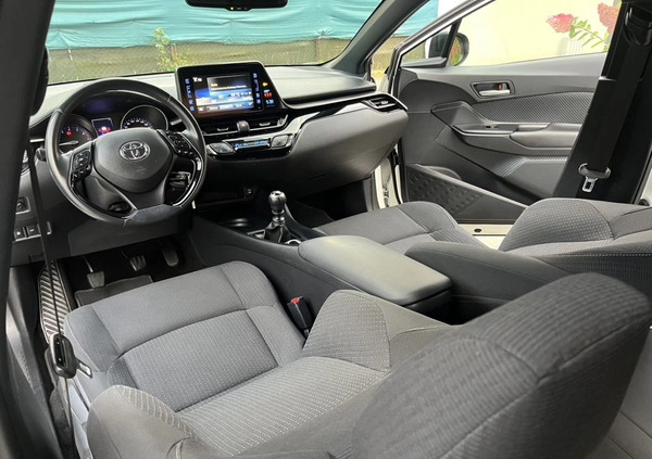 Toyota C-HR cena 74900 przebieg: 67000, rok produkcji 2017 z Warszawa małe 172